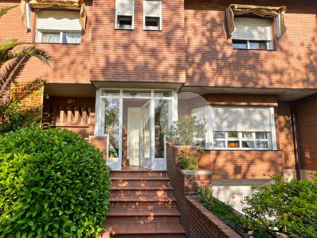 Casa adosada en Venta en Atenea en Fresnos I y II