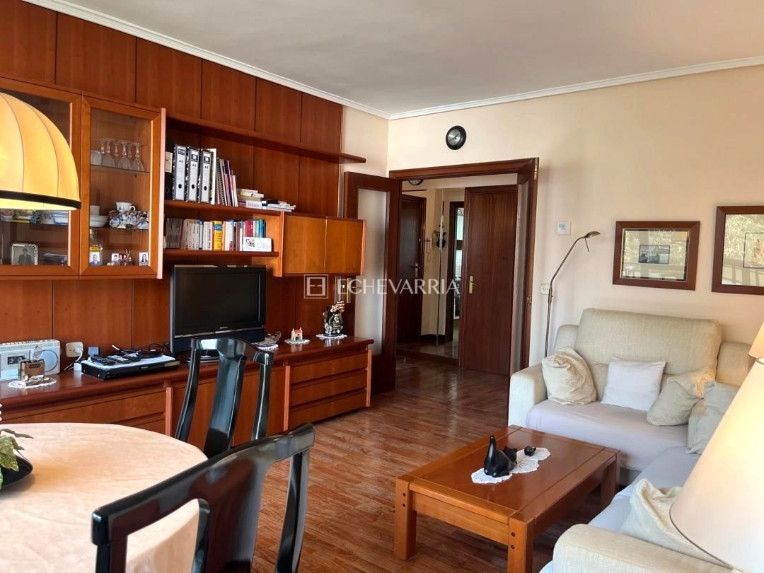 Sala d'estar de Pis en venda en Getxo  amb Calefacció, Terrassa i Traster