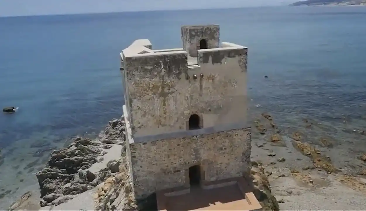 Vista exterior de Àtic en venda en Estepona amb Aire condicionat, Calefacció i Terrassa