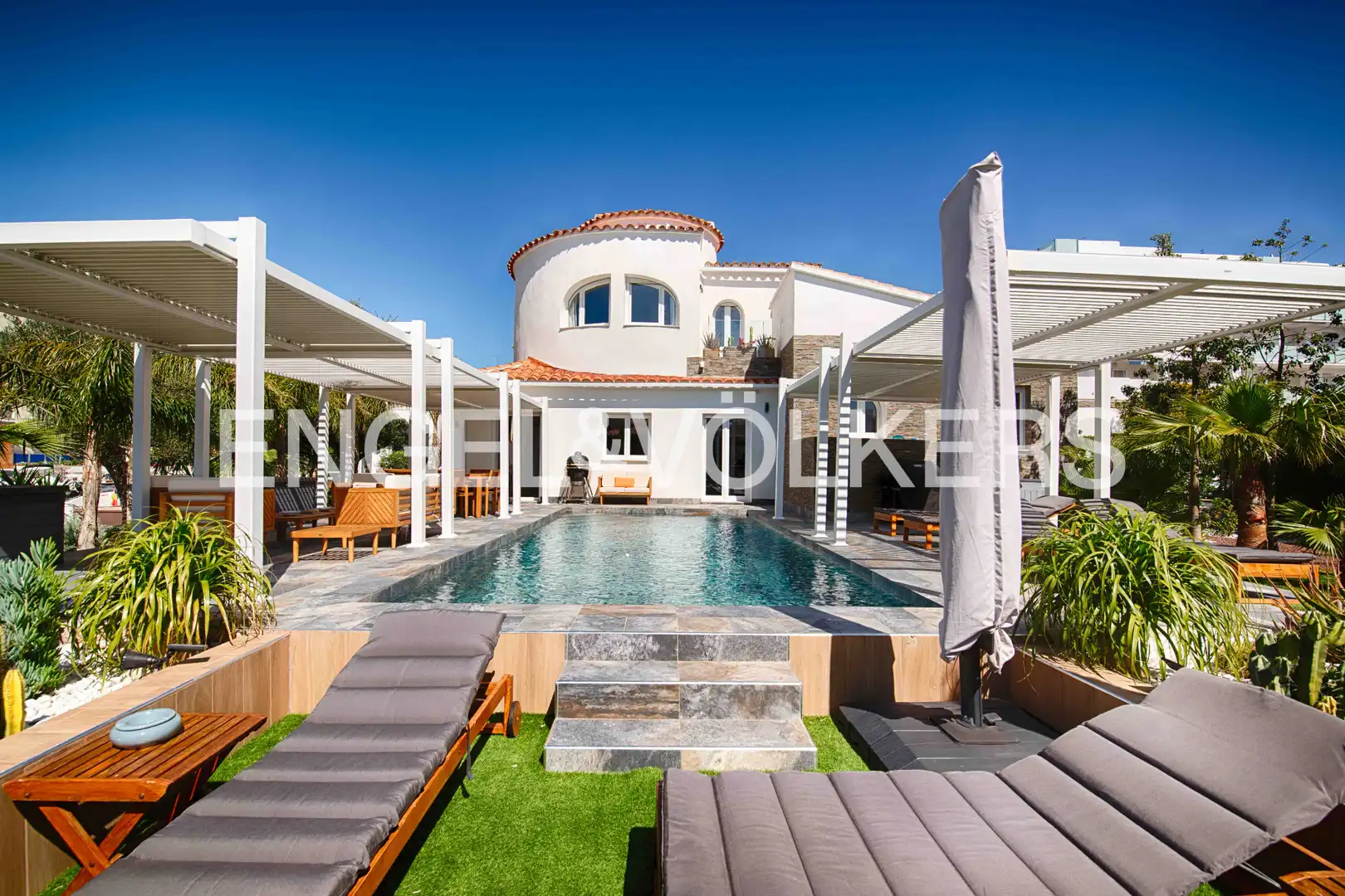 Maison avec piscine à vendre à Carrer Port Joan 39