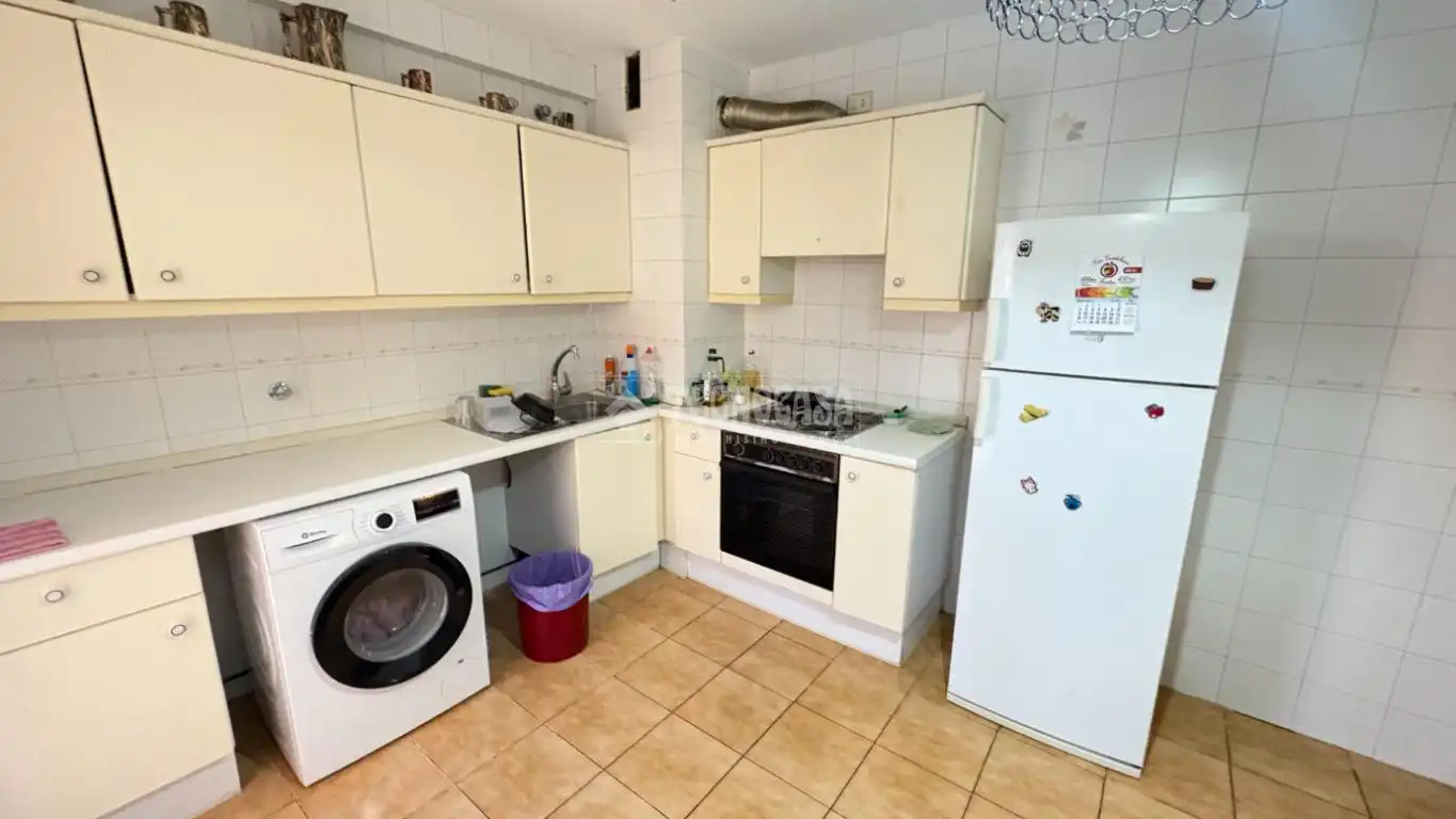 Cocina de Piso en venta en Zaragoza con Calefacción, Terraza y Trastero
