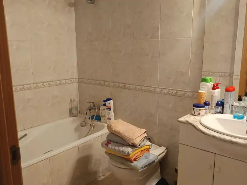 Bany de Pis en venda en Terrassa amb Terrassa i Balcó