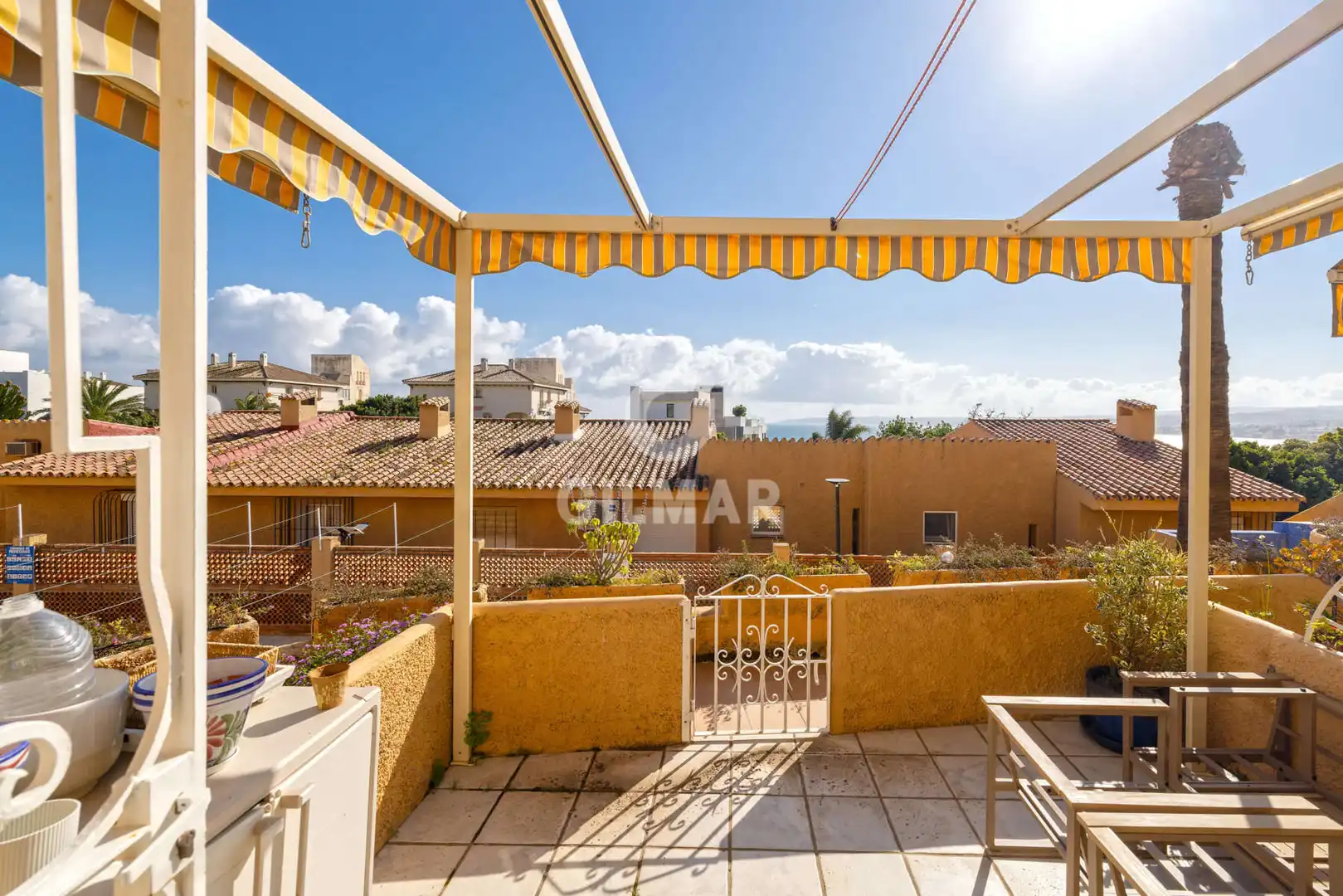 Terrasse von Einfamilien-Reihenhaus zum Verkauf in Estepona