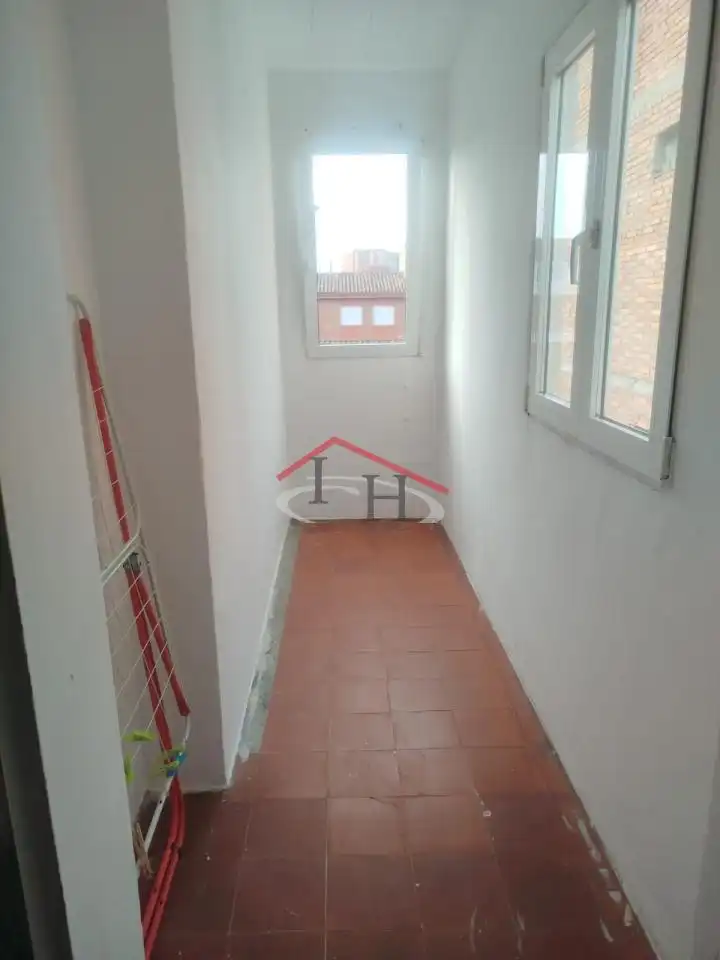 Piso en venta en León Capital  con Calefacción, Terraza y Trastero