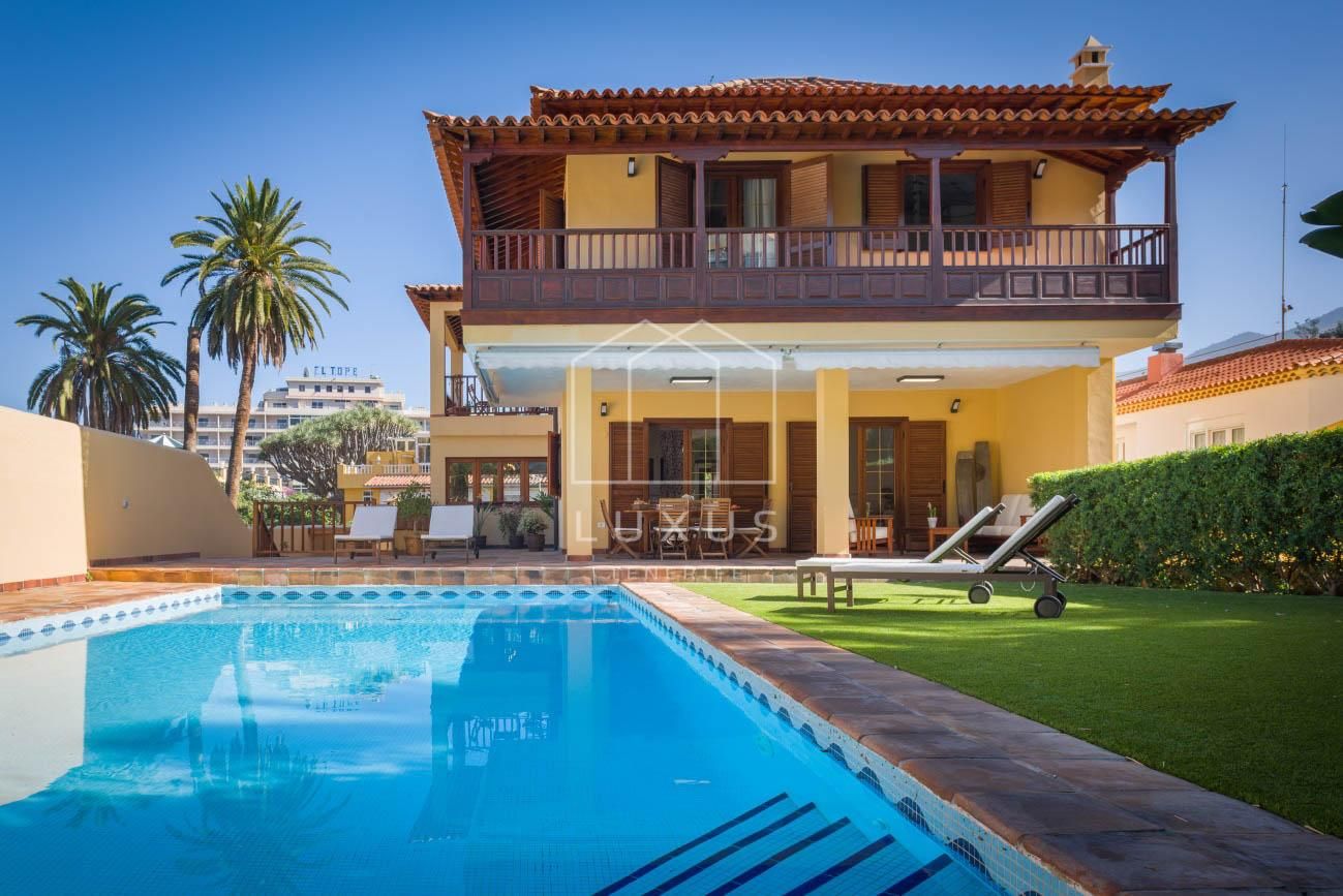 Exterior view of House or chalet for sale in Puerto de la Cruz  with Air Conditioner, Private garden and Terrace