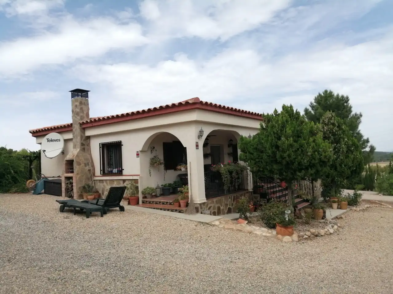 Vista exterior de Finca rústica en venta en Jarafuel con Calefacción, Jardín privado y Amueblado