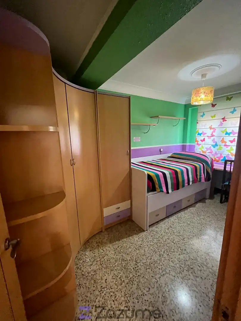 Schlafzimmer von Wohnung zur Miete in Zaragoza mit Klimaanlage, Heizung und Möbliert