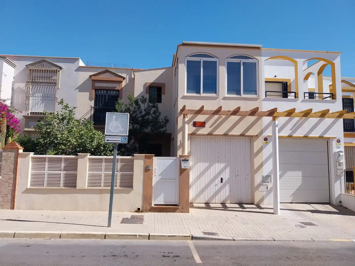 Vista exterior de Casa o xalet en venda en El Ejido Ciudad