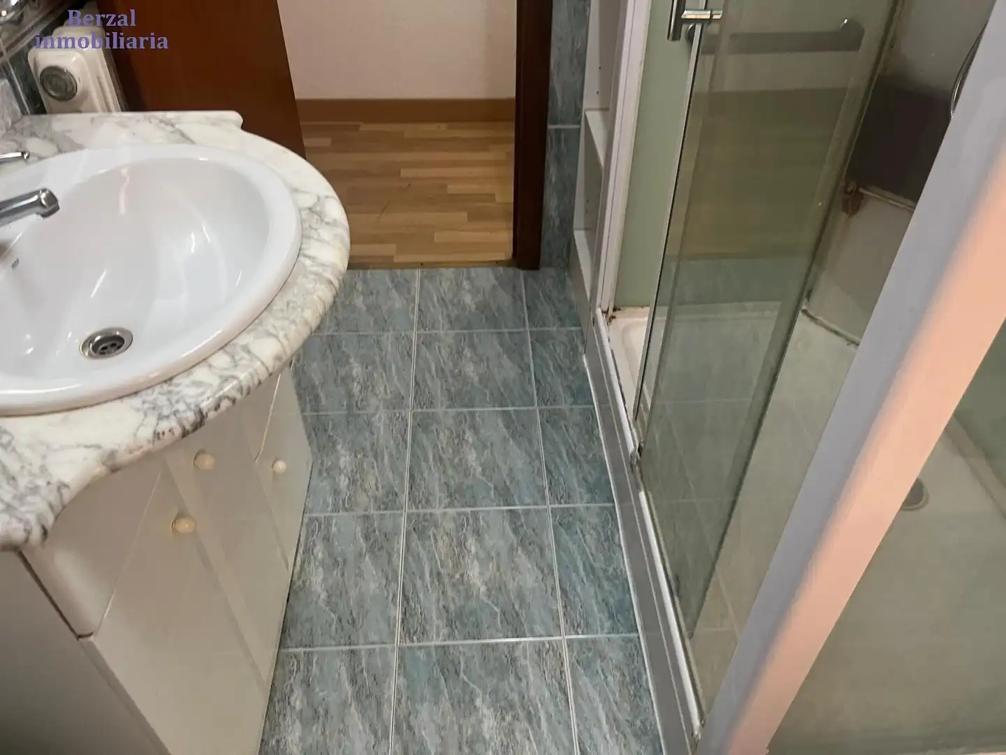Bany de Pis en venda en  Logroño amb Calefacció, Terrassa i Traster