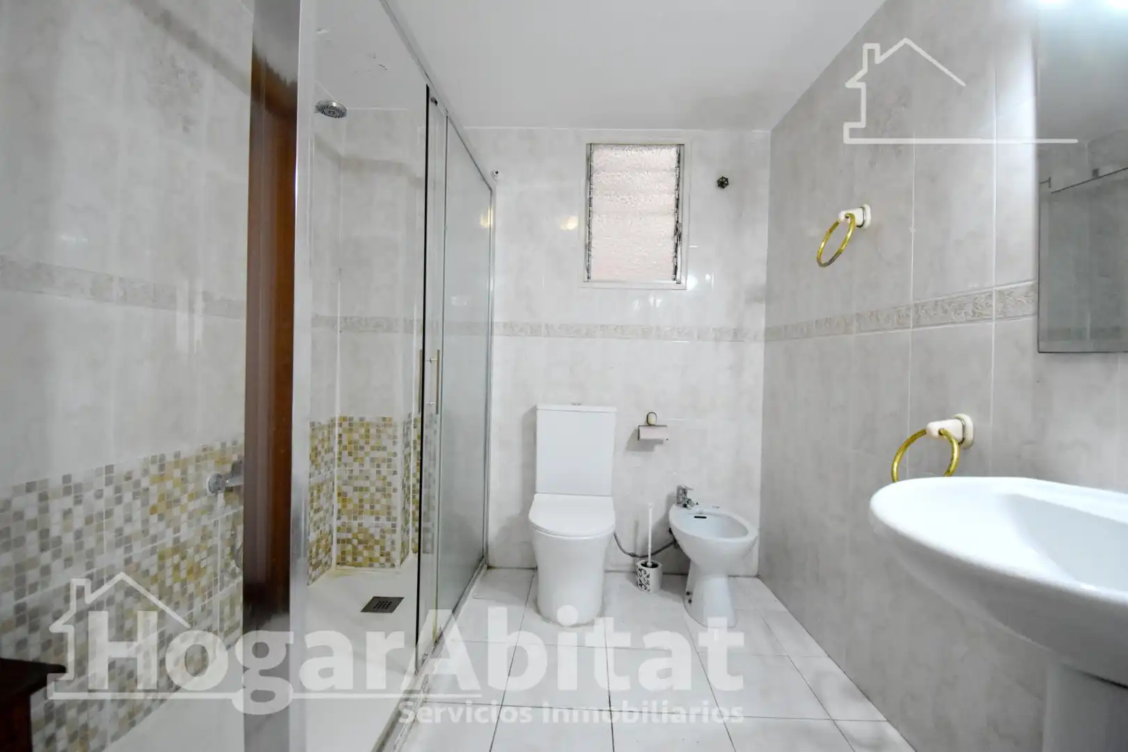 Baño de Piso en venta en Gandia con Terraza y Amueblado