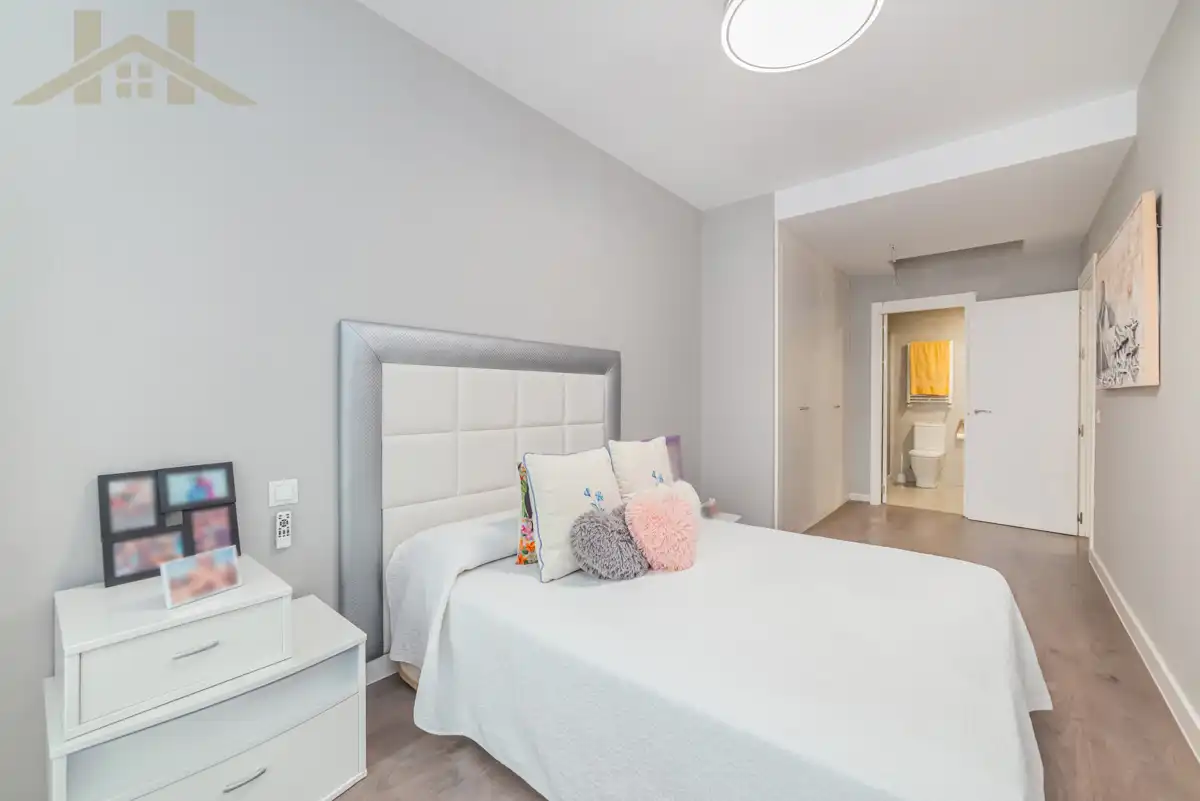 Habitación de Dúplex en venta en Valdemoro con Aire acondicionado, Calefacción y Terraza