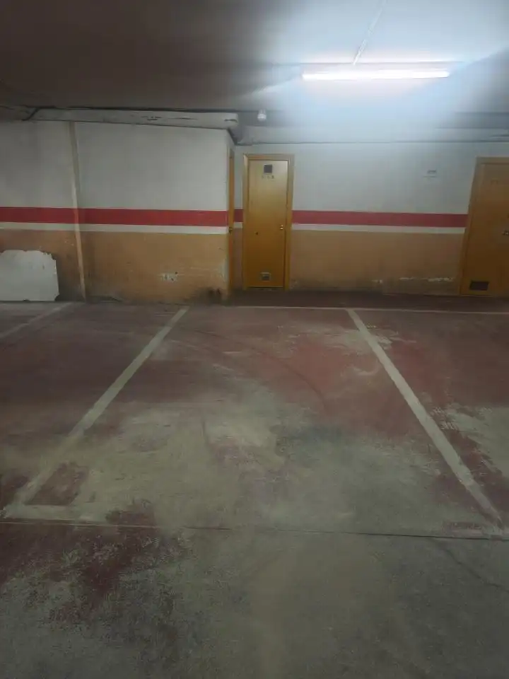 Parking de Piso en venta en Plasencia con Aire acondicionado, Terraza y Amueblado