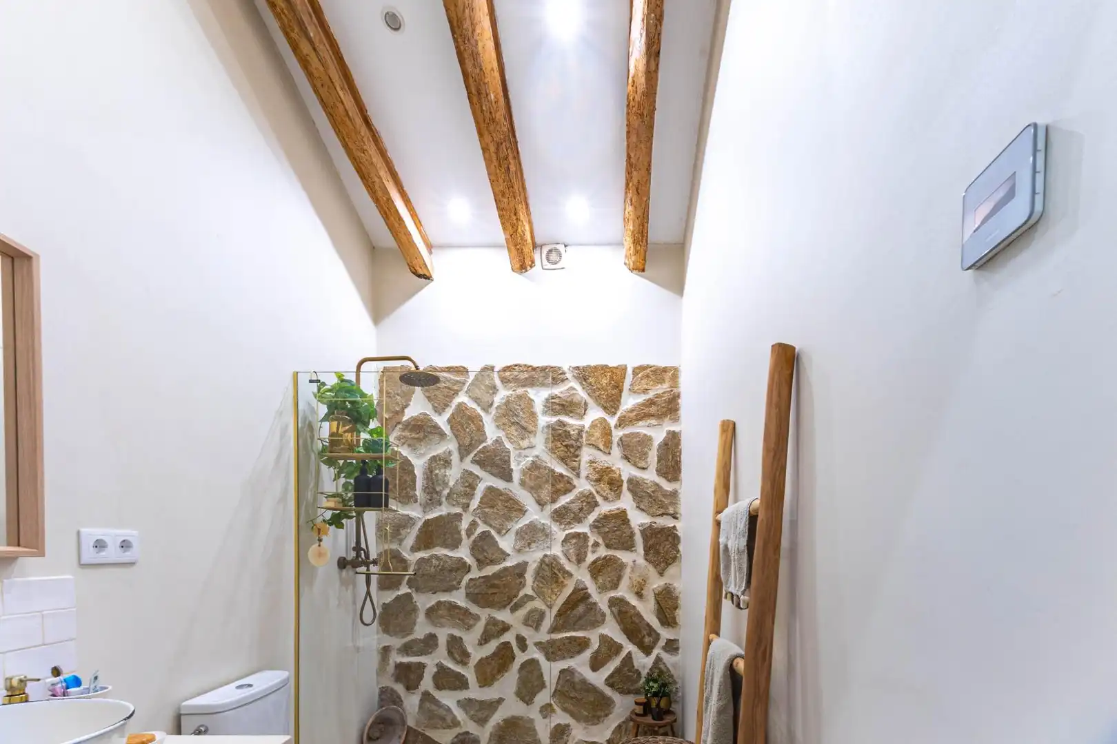 Bathroom of Houses for sale in Molins de Rei  with Air Conditioner, Heating and Parquet flooring