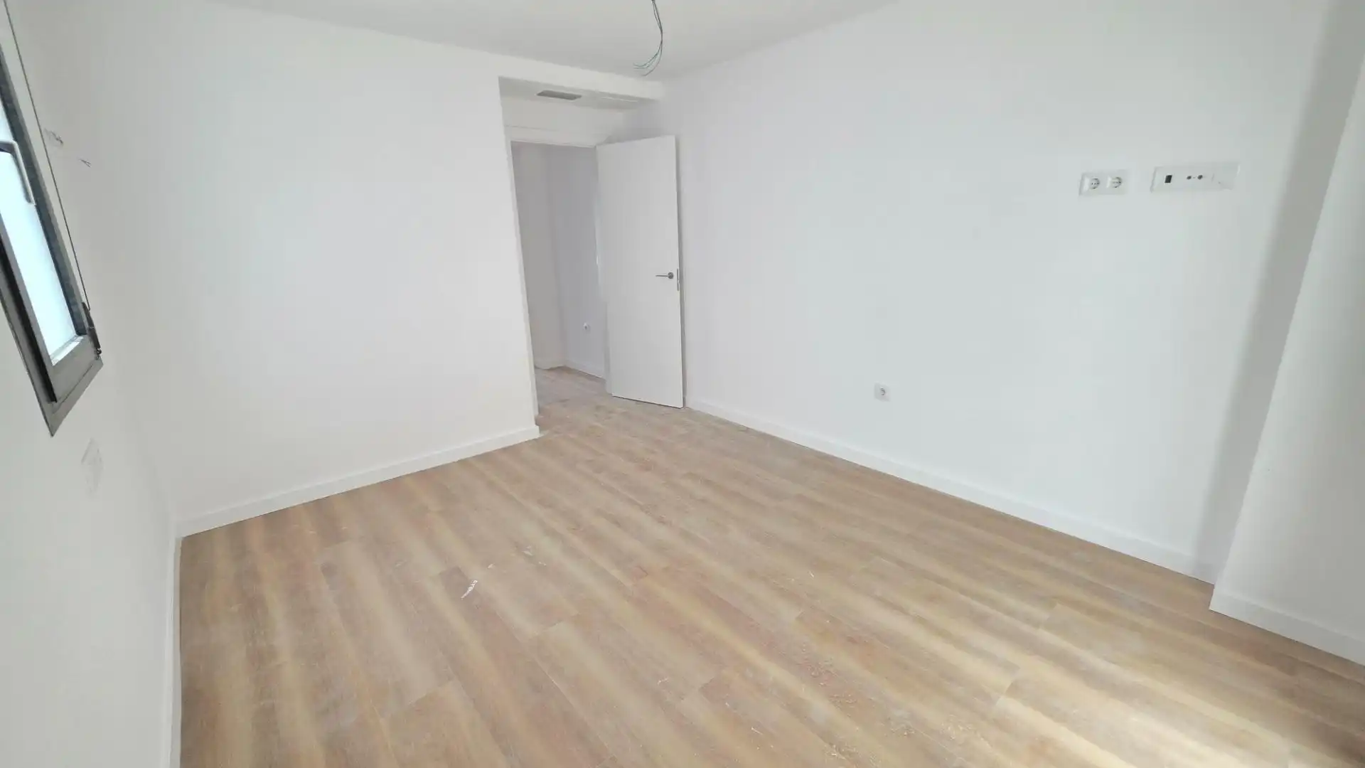 Piso con terraza en venta en Calle Juanito Valderrama, imagen 7