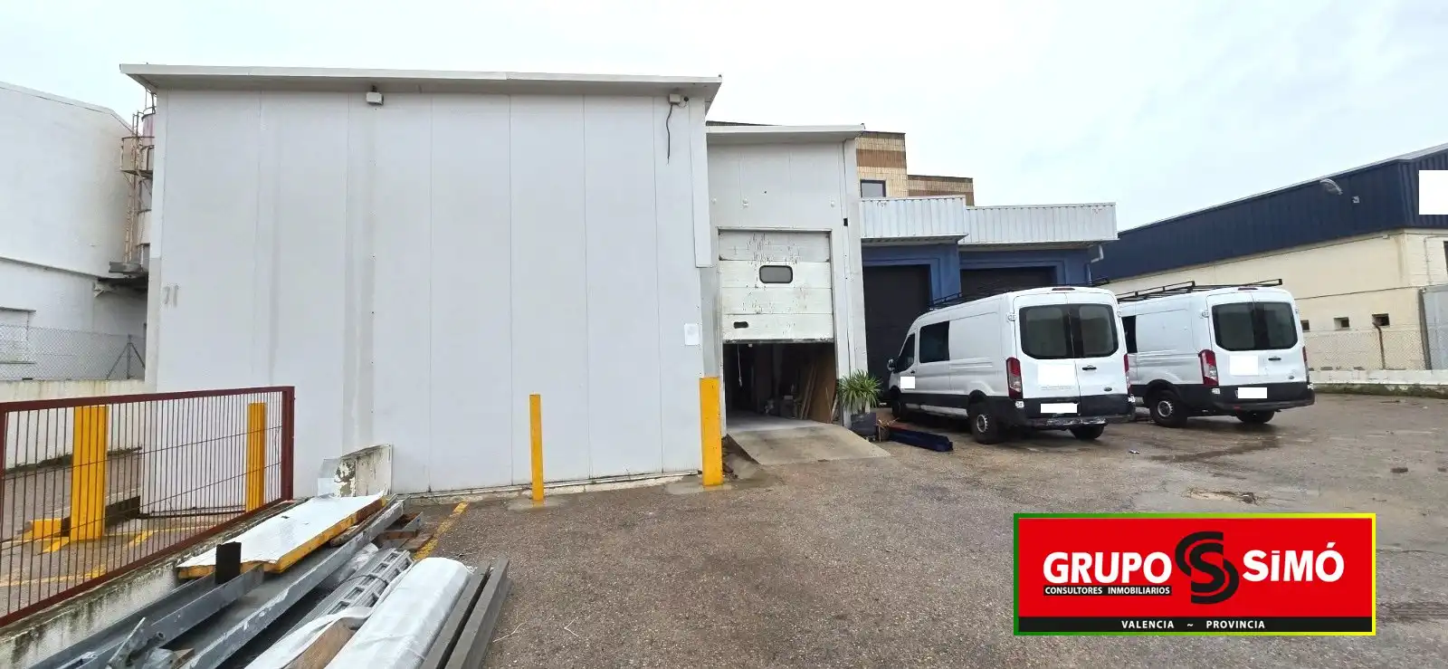 Vista exterior de Nave industrial en venta en Picassent