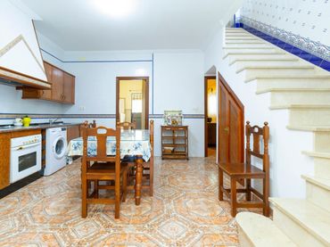 House for sale in Calle MAQUIQUE 33
