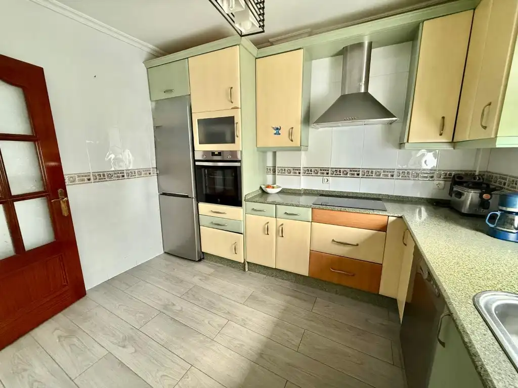 Küche von Maisonette zum Verkauf in Cádiz mit Balkon