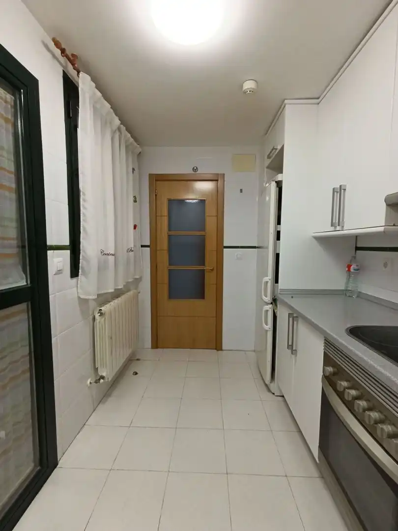 Küche von Wohnung zum Verkauf in Ciudad Real mit Klimaanlage, Heizung und Abstellraum