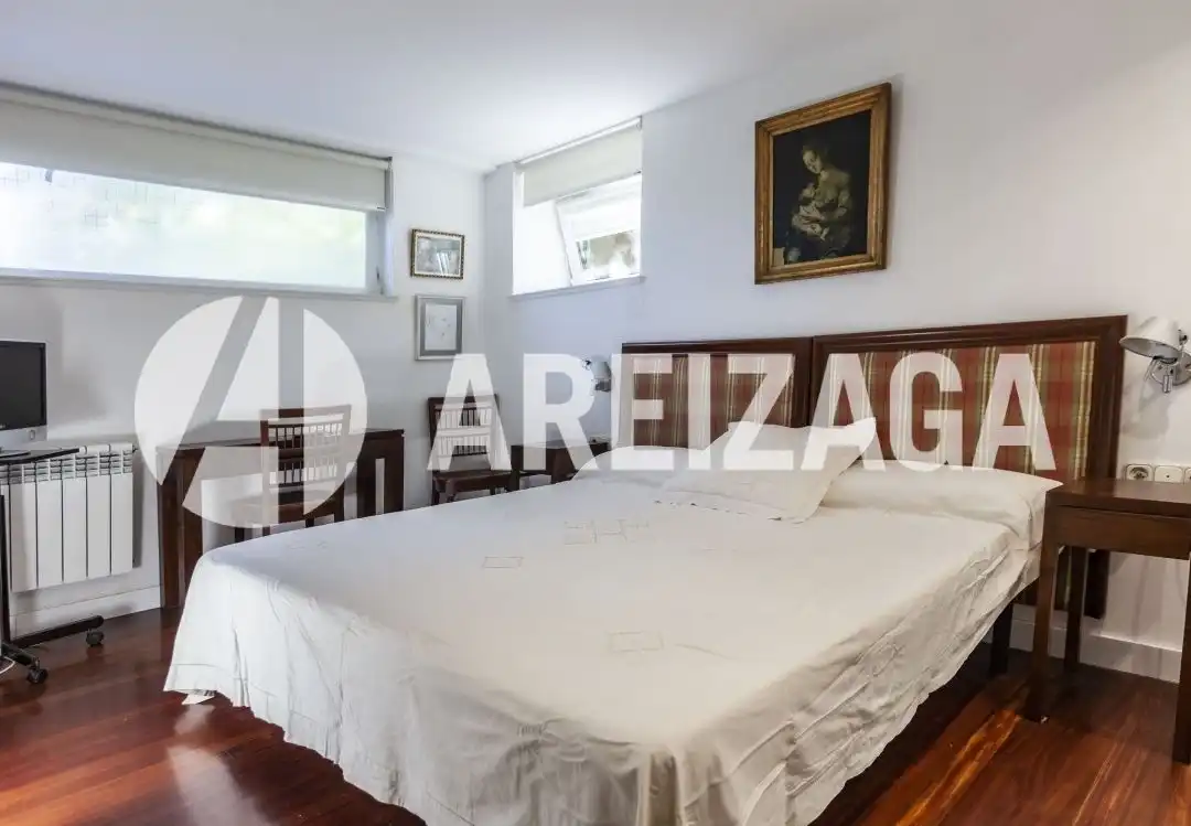 Habitación de Casa o chalet en venta en Donostia - San Sebastián  con Calefacción, Jardín privado y Terraza
