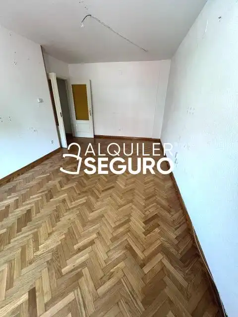 Bedroom of Flat for rent in Madrid  with Heating