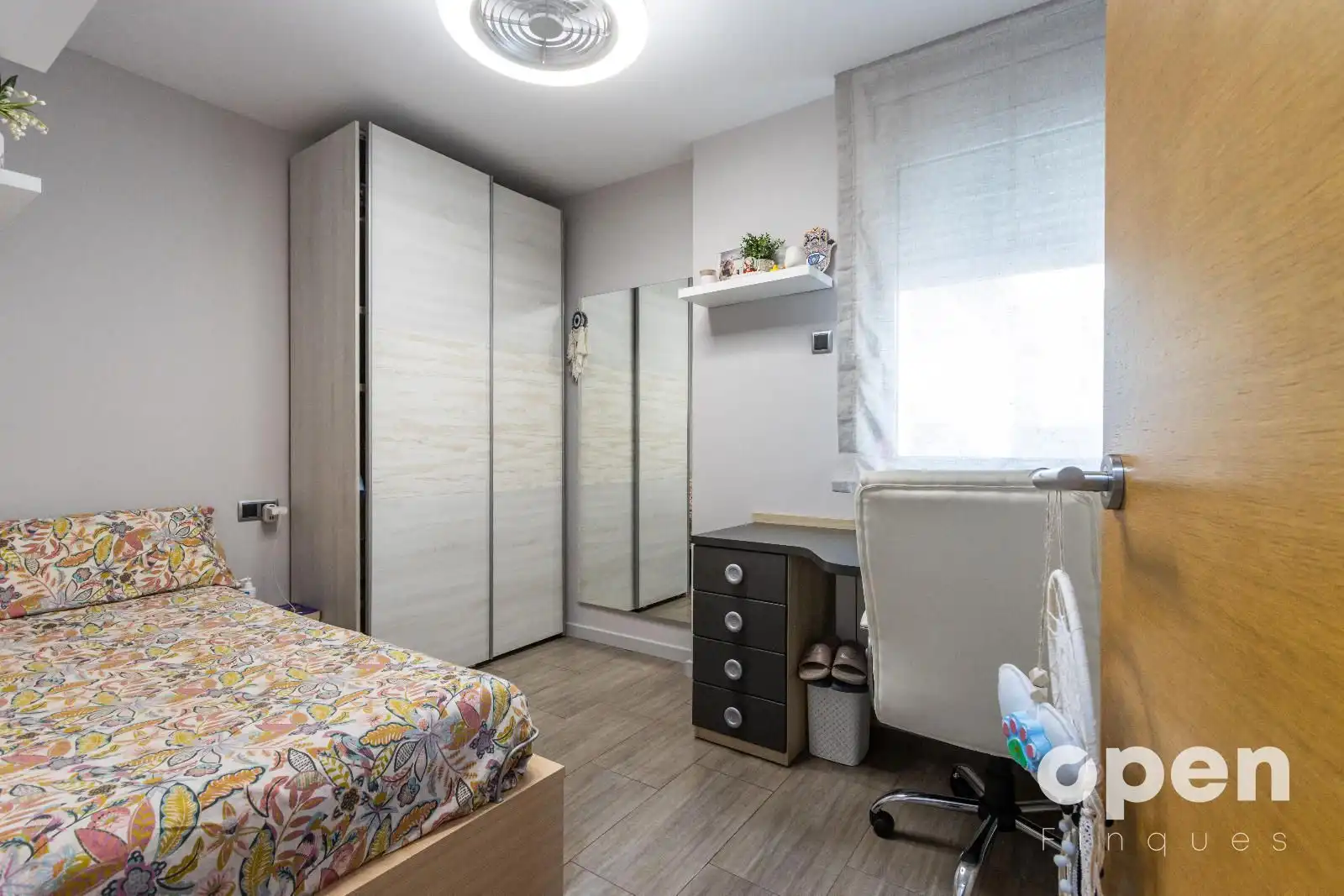 Schlafzimmer von Einfamilien-Reihenhaus zum Verkauf in Terrassa mit Klimaanlage, Heizung und Terrasse