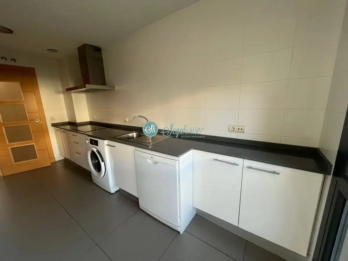 Kitchen of Flat for sale in Segovia  with Heating and Storage room