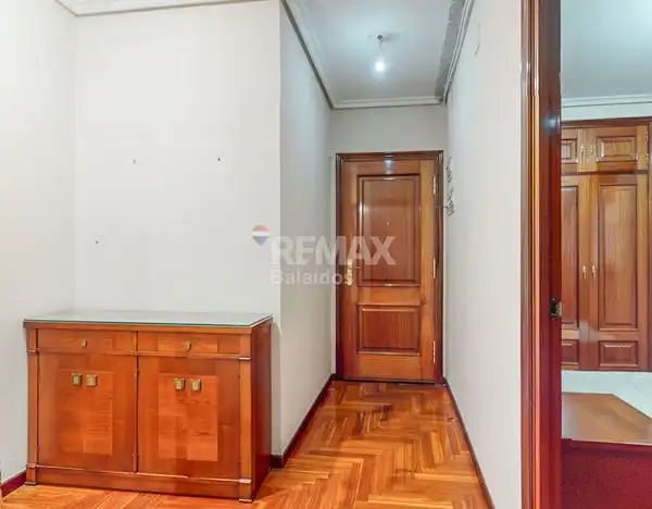 Pis en venda en Vigo  amb Calefacció, Parquet i Traster