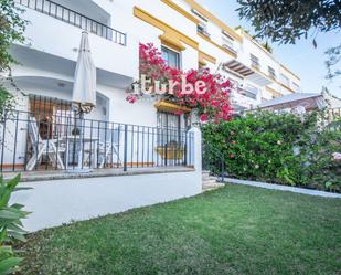 Jardí de Casa adosada de lloguer en Marbella amb Aire condicionat, Terrassa i Piscina