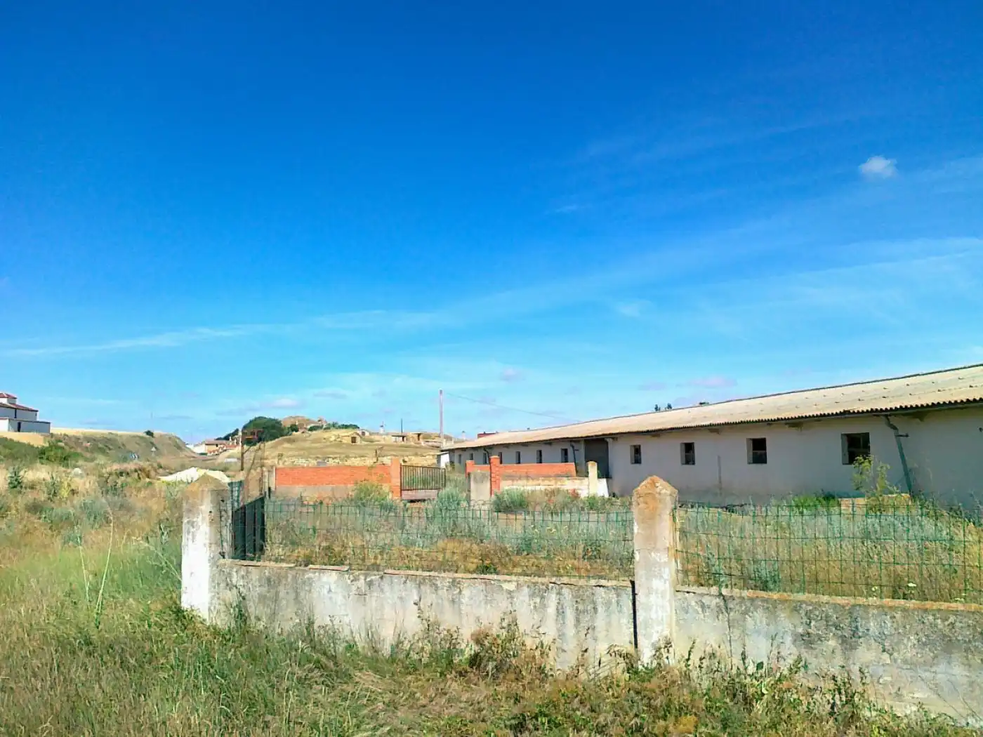 Vista exterior de Nave industrial en venta en Astudillo
