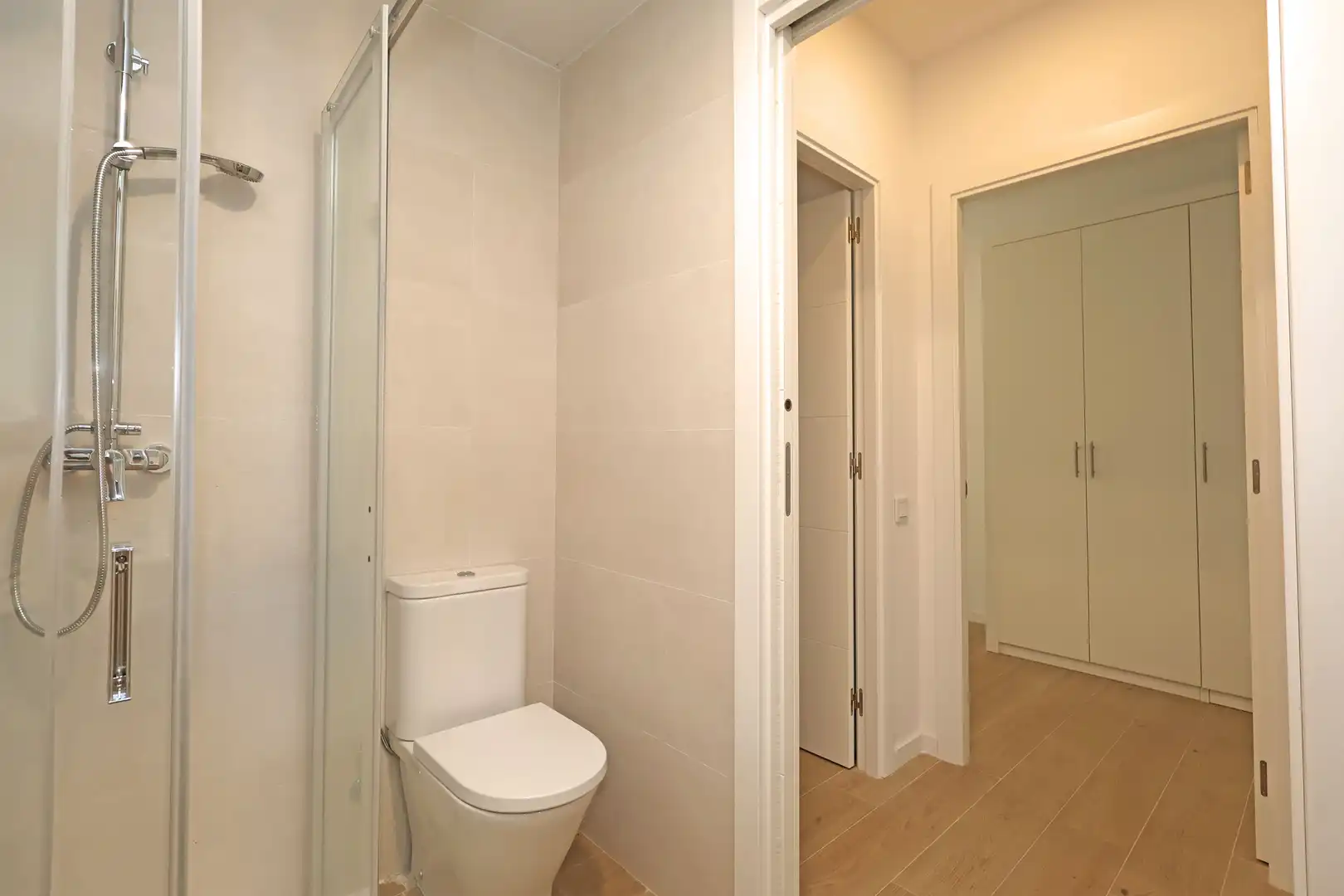 Badezimmer von Erdgeschoss zum Verkauf in L'Hospitalet de Llobregat mit Terrasse und Abstellraum