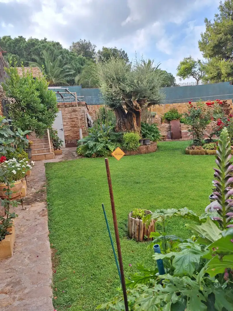 Jardí de Casa o xalet en venda en Paterna amb Aire condicionat, Calefacció i Jardí privat