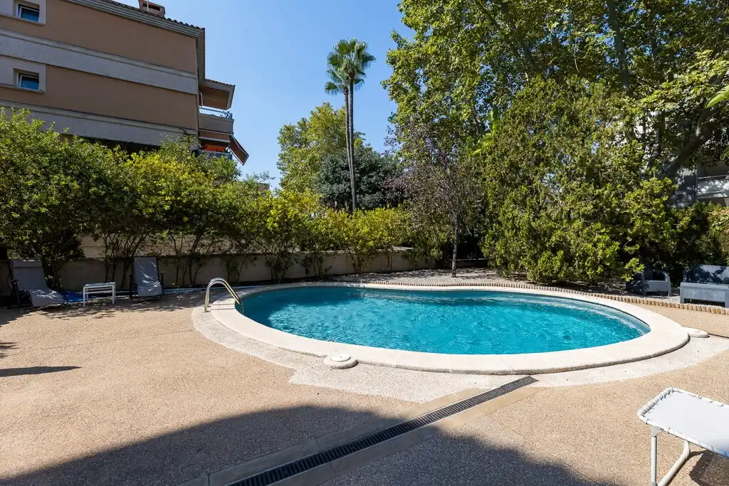 Swimming pool of Attic for rent in  Palma de Mallorca  with Air Conditioner, Heating and Terrace