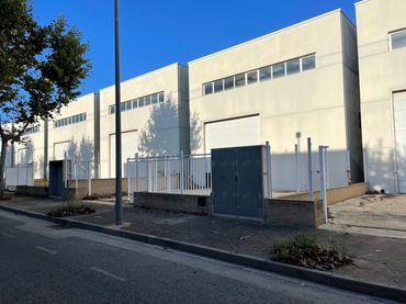 Industrial building to rent in Calle Berlin 24
