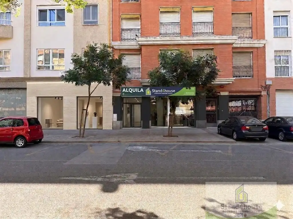Local de alquiler en Sevilla con Aire acondicionado