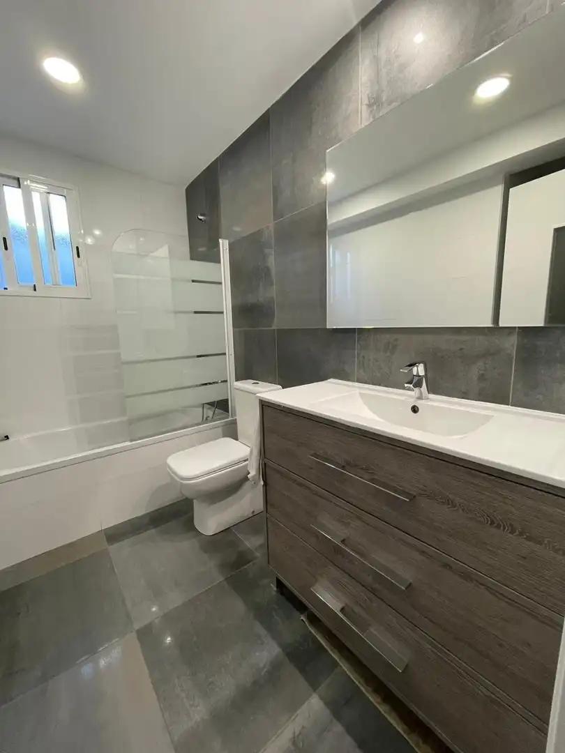 Flat for rent in Calle SANTA TERESA, La Constitución - Canaleta
