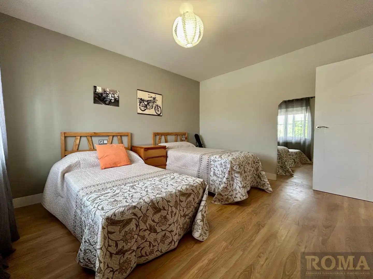 Habitación de Casa o chalet en venta en Villamayor con Calefacción, Parquet y Trastero