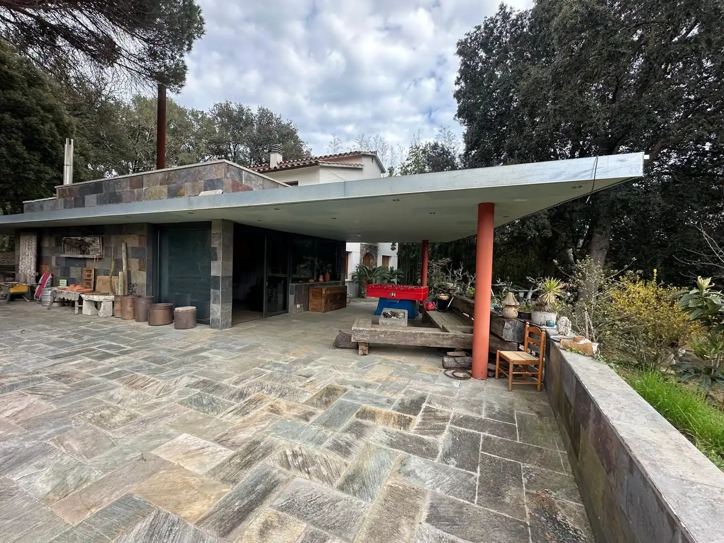 Chalet con piscina en venta en Vallgorguina