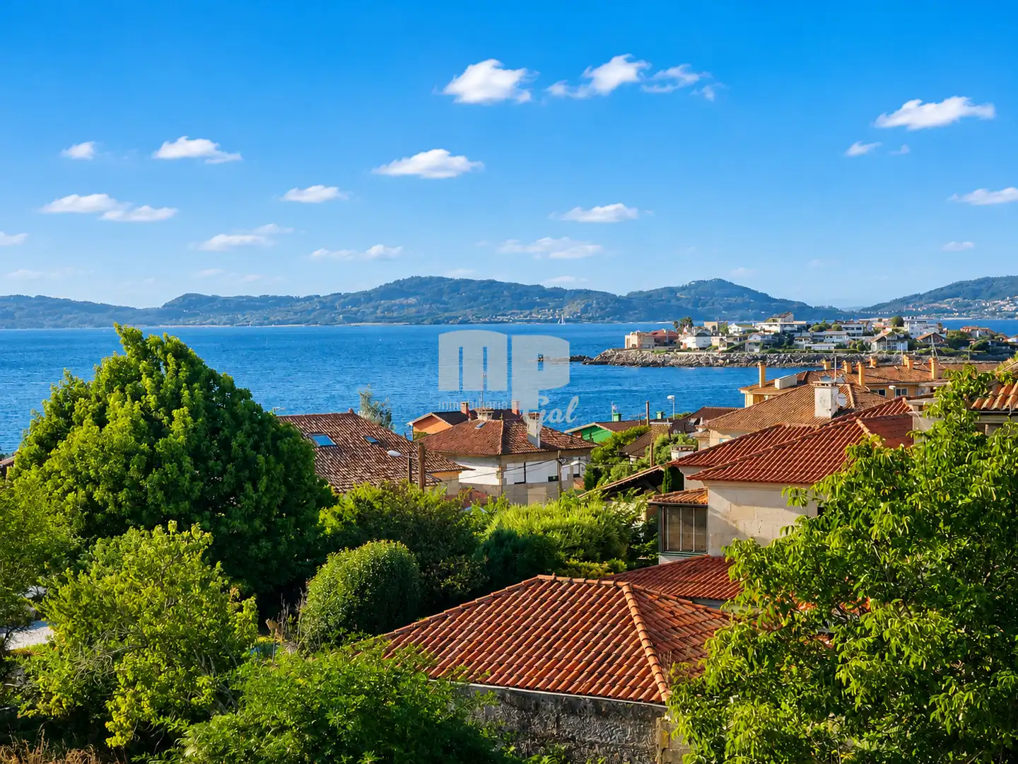 Vista exterior de Àtic en venda en Vigo  amb Calefacció i Terrassa