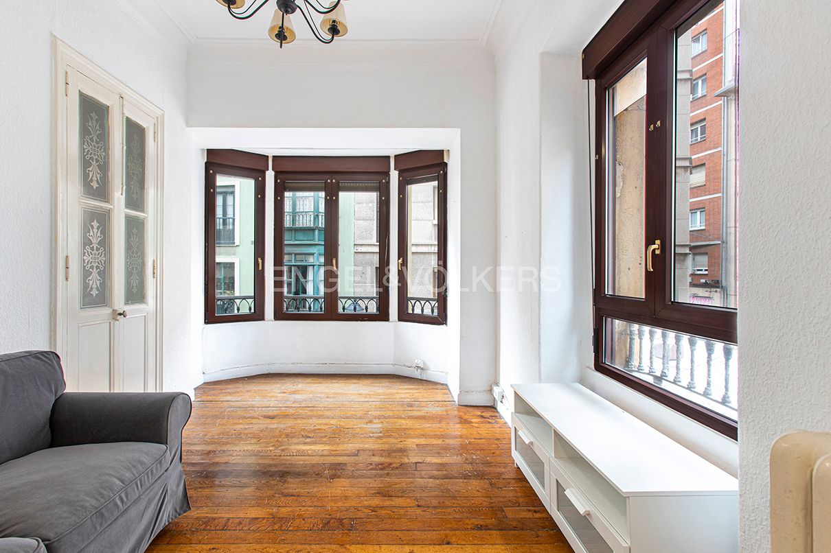 Vista exterior de Apartamento en venta en Gijón  con Calefacción