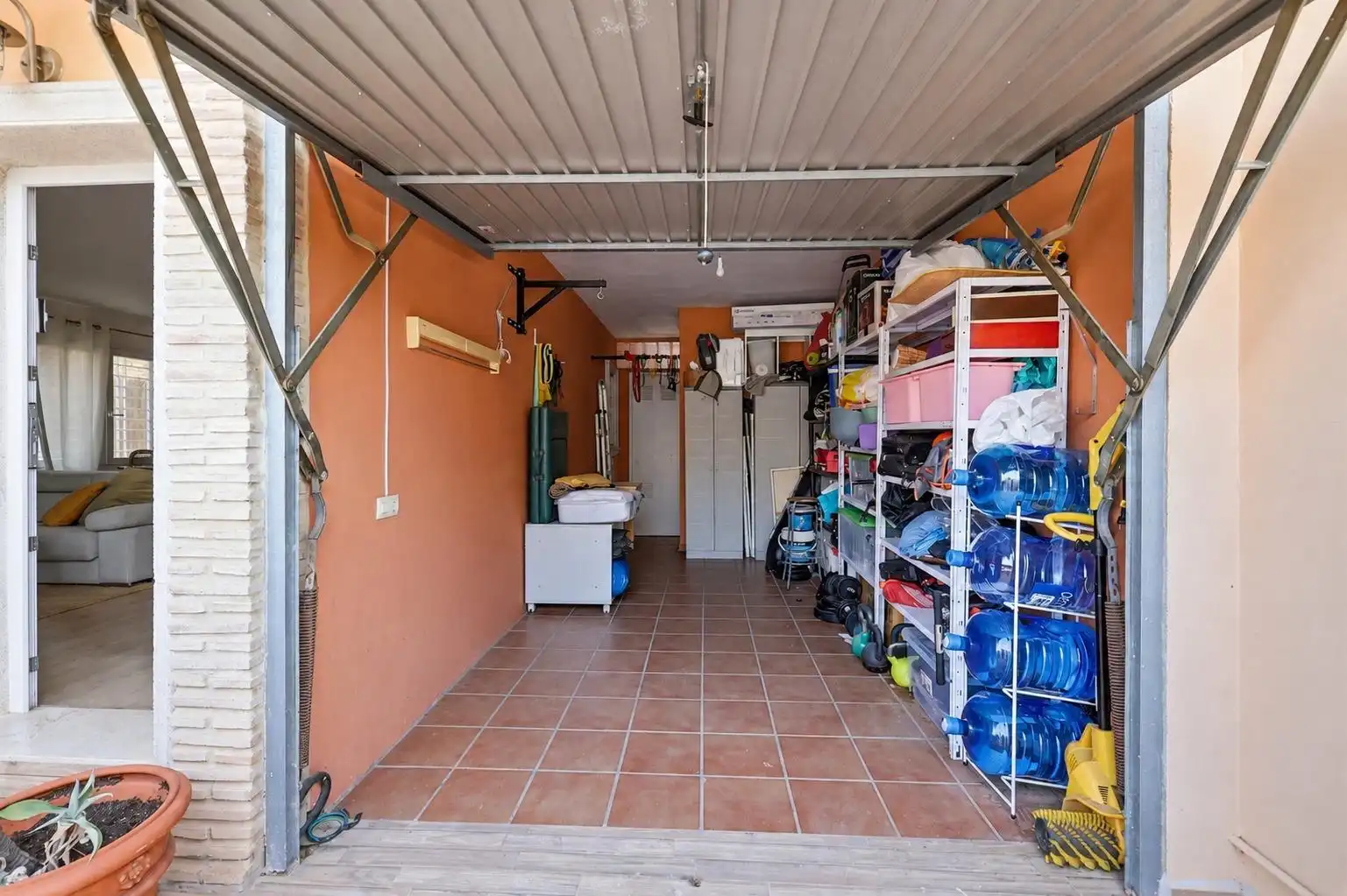 Houses for sale in La Pobla de Vallbona  with Air Conditioner, Heating and Private garden