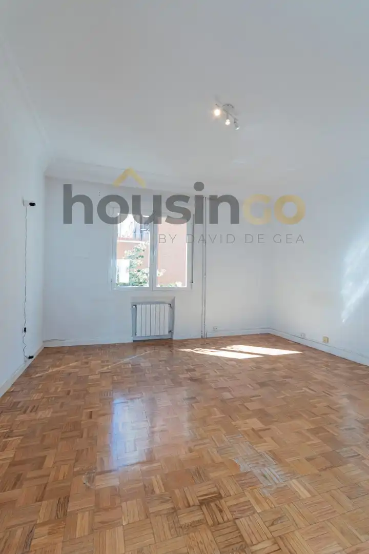 Living room of Flat for sale in Madrid  with Heating