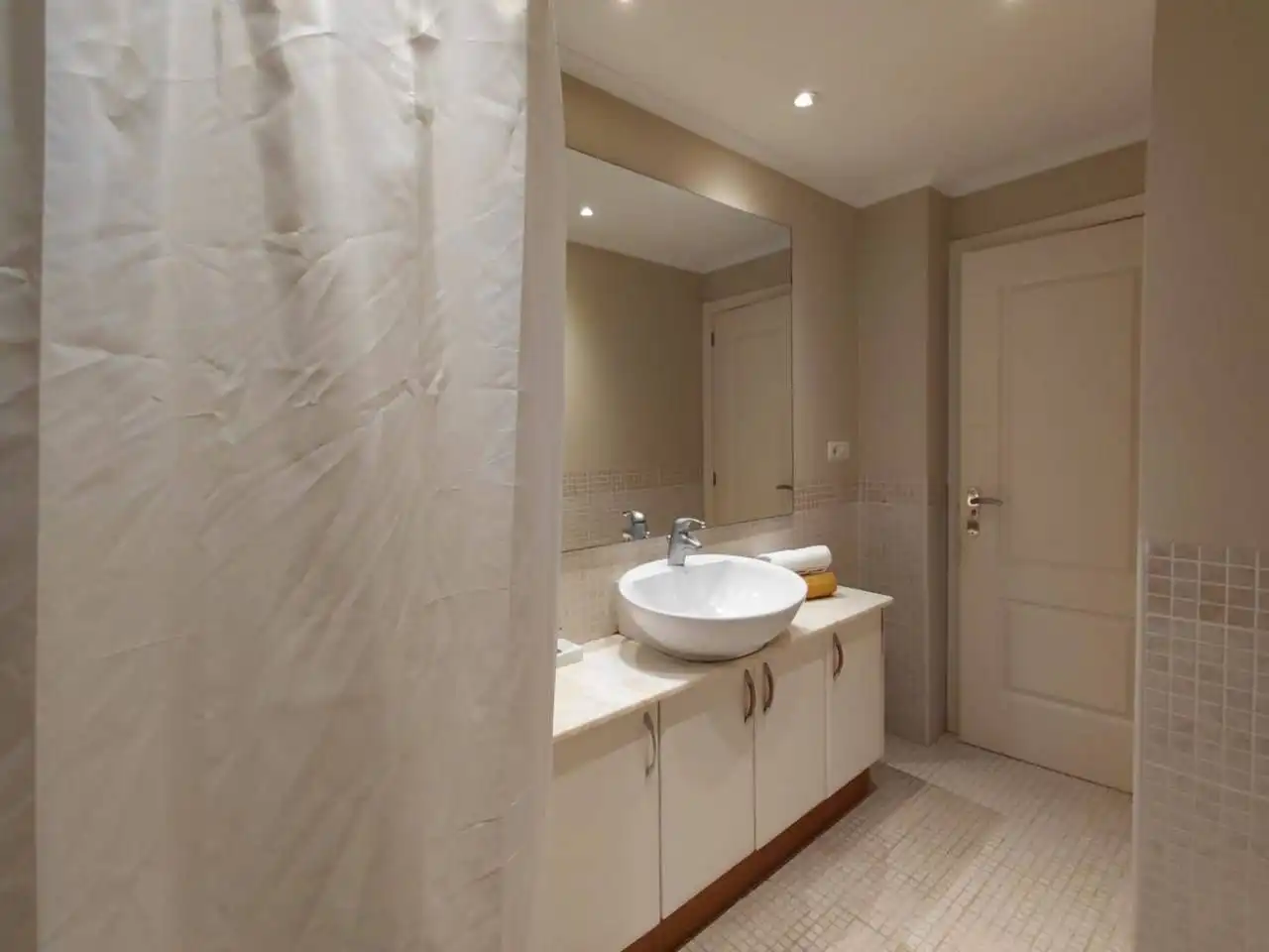 Baño de Piso en venta en Bergara con Aire acondicionado y Calefacción