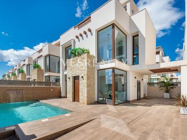 Villa avec piscine à vendre à Los Montesinos