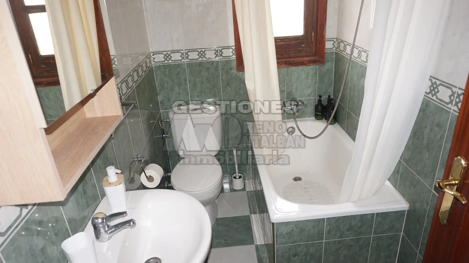 Attic for rent in Cuesta de Abarqueros, Barrio de Albaicín