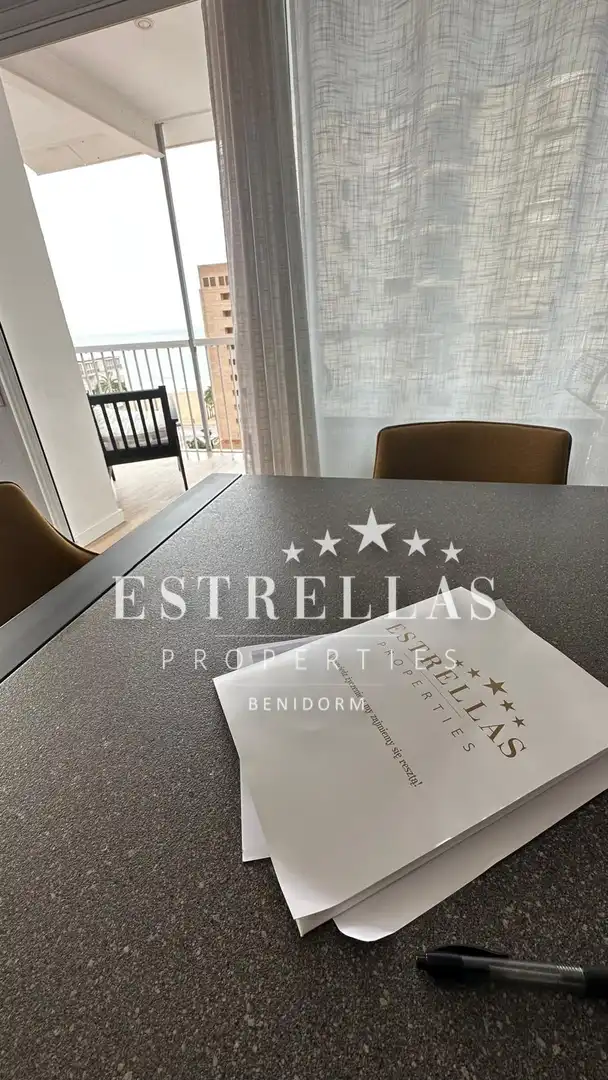Habitación de Apartamento de alquiler en Benidorm con Calefacción, Jardín privado y Terraza
