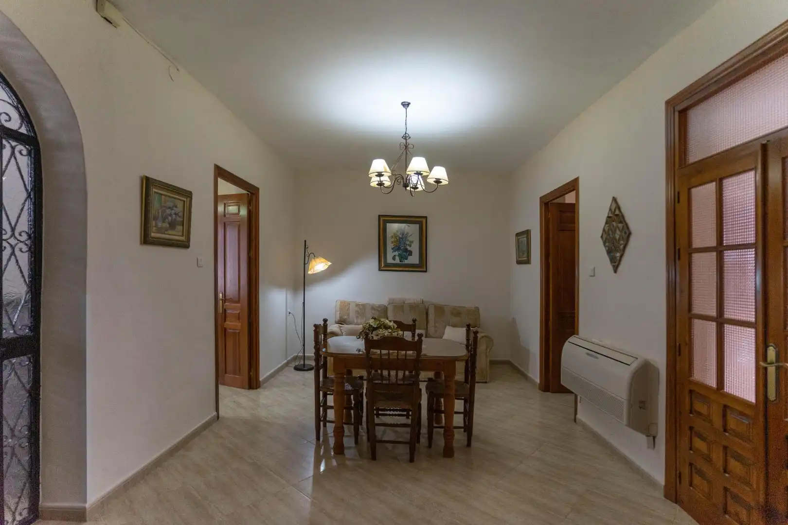 Erdgeschoss zur Miete in Alhaurín El Grande mit Terrasse, Abstellraum und Möbliert