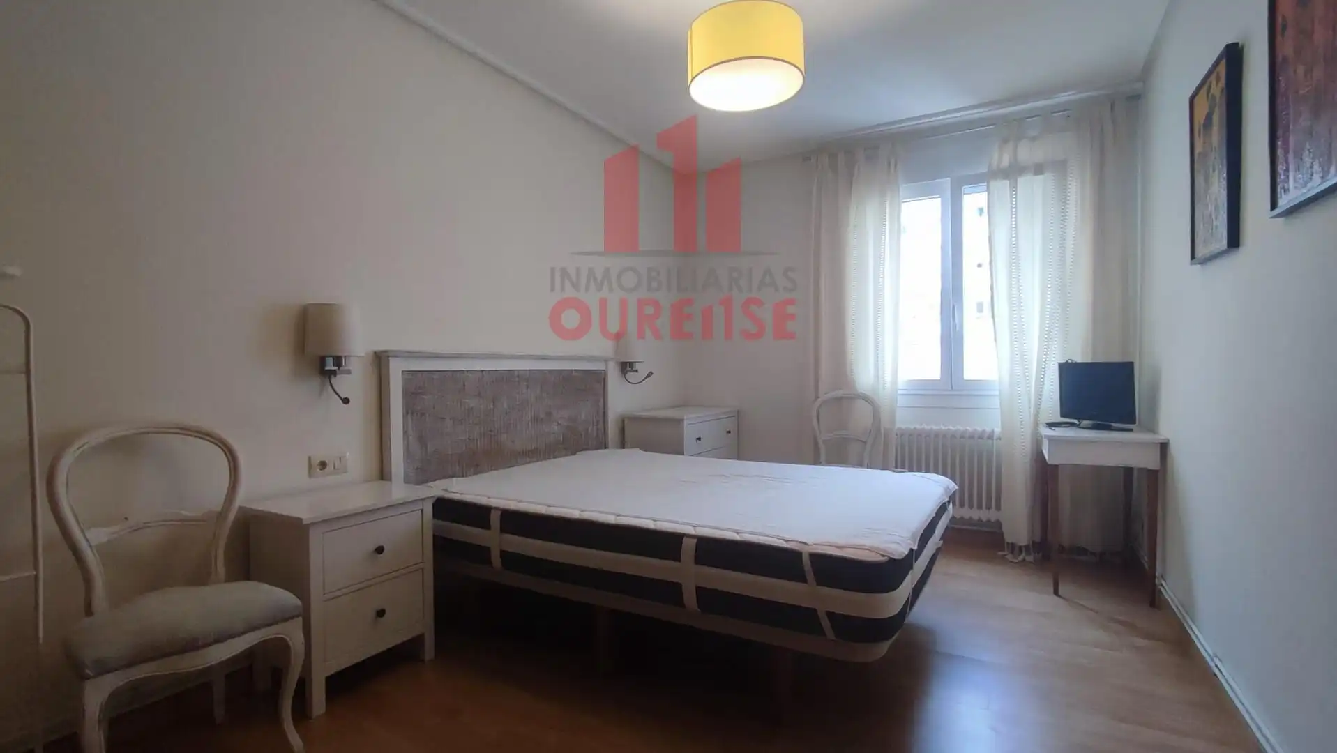 Schlafzimmer von Wohnung zur Miete in Ourense Capital  mit Heizung und Möbliert