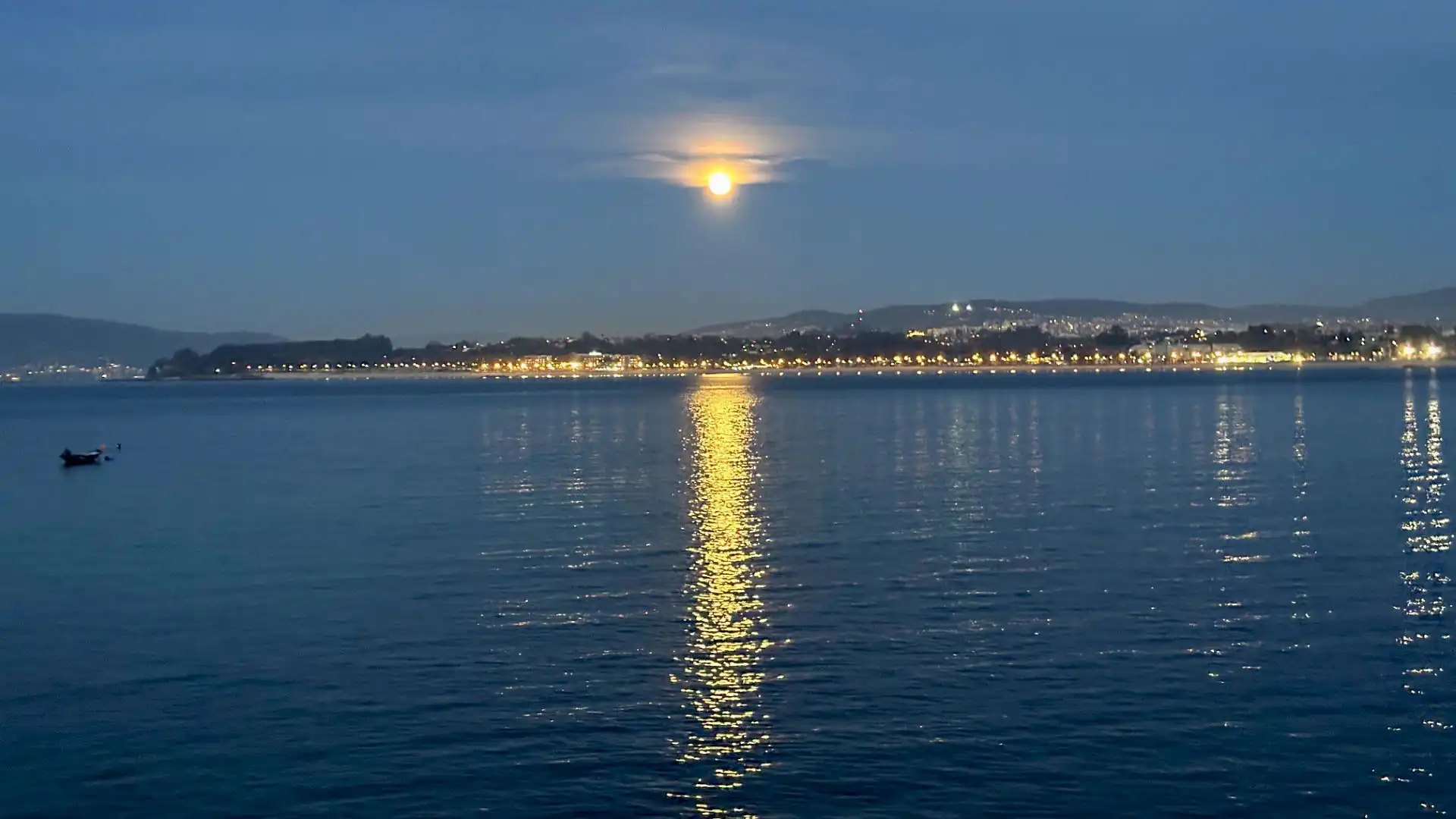 Vista exterior de Piso en venta en Vigo  con Calefacción, Jardín privado y Amueblado