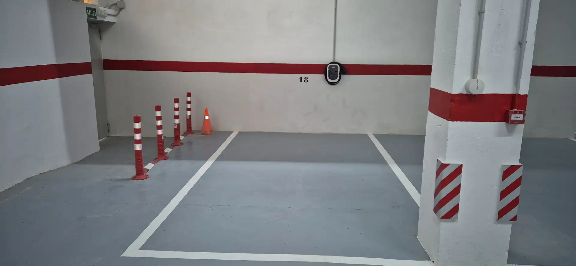 Parking of Garage for rent in Alfafar
