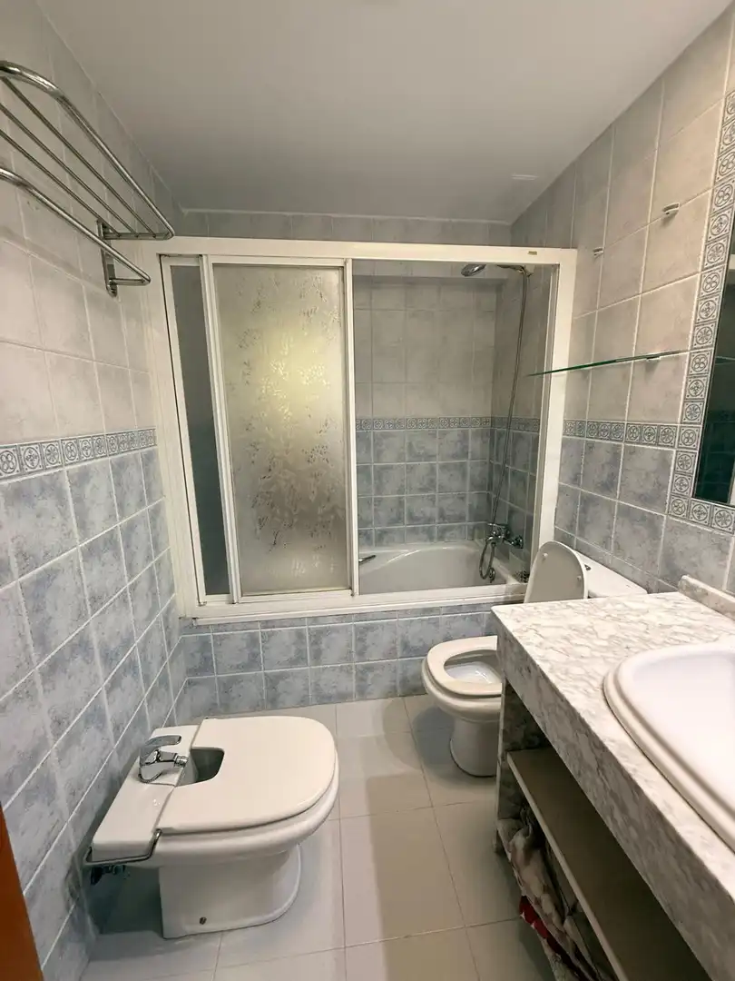 Bany de Casa o xalet en venda en Algeciras amb Balcó i Piscina comunitària